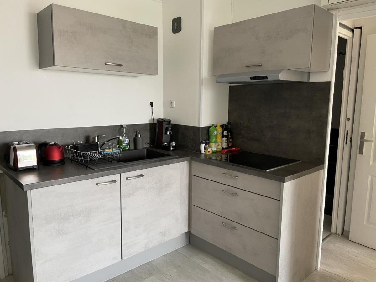 Bormes-Les-Mimosas - Appart 25M2 Avec Balcon - 4P Exteriér fotografie